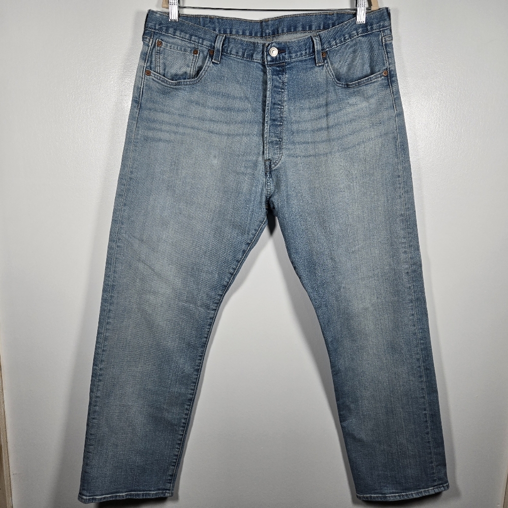 Levis 501 Mens Button Fly Light Wash Blue Denim Straight Leg Jeans Size 40x32